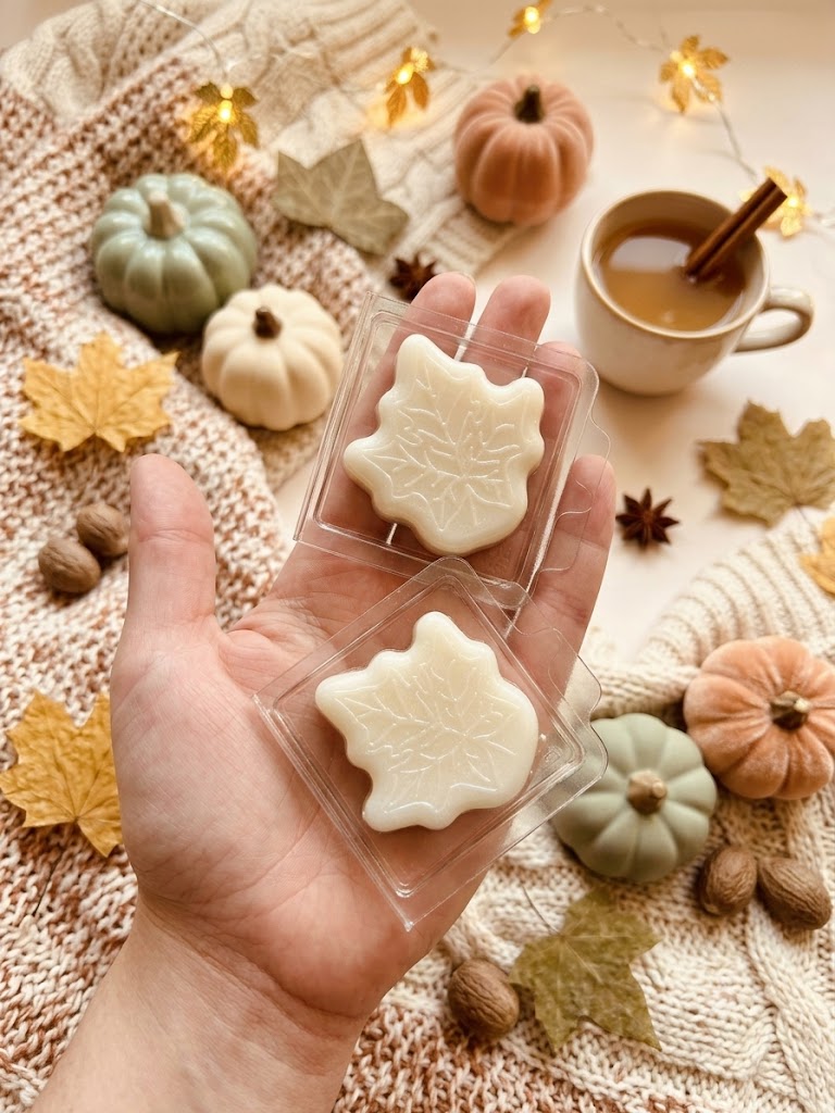 Autumn leaf mini clamshell